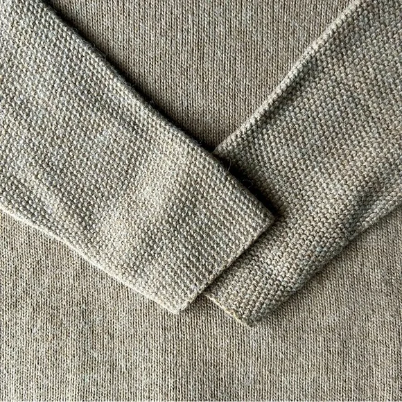 Lacoste camel sweater with leather stample - Picture 2 of 4